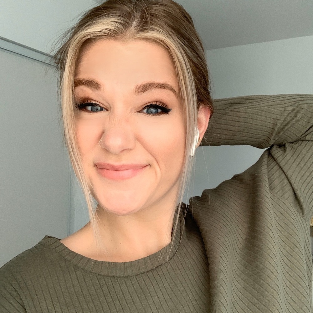 Meet your Posher, Hannah